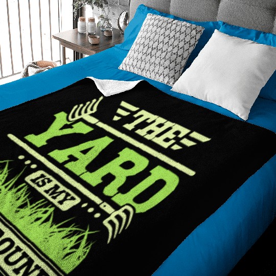 THe yard is my playground Baby Blankets