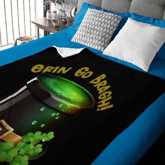 Get Lucky with this 'Erin go Bragh' Top Hat Design Baby Blankets