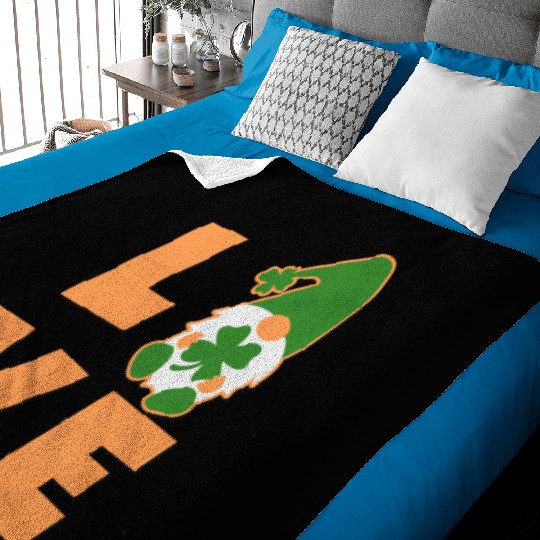 Love Gnome St Patricks Day Woman, Lucky Clover Baby Blankets
