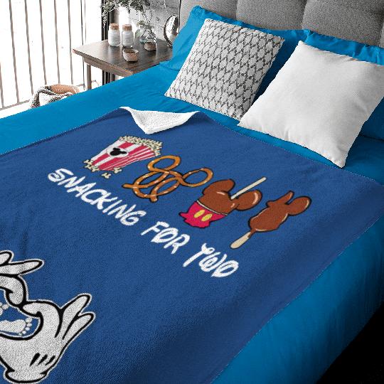  Snacking for Two Pregnancy Announcement Baby Blankets, Funny Disney Mom To Be Baby Blankets