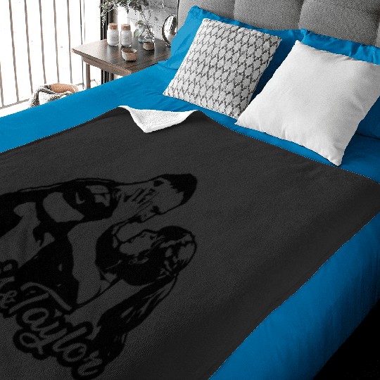 Travis Kelce And Taylorr Swift (1) Baby Blankets