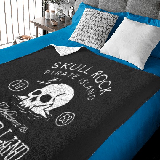 Discover Disney Peter Pan Skull Rock Vintage Graphic Hoodie Baby Blankets
