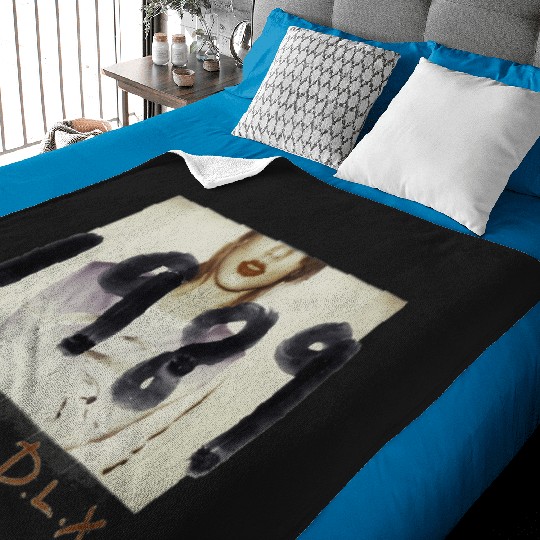 Discover Taylor-Swift-Version T-Shirt Baby Blankets