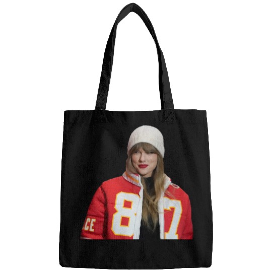 taylorr Swift at the Chiefs Bags