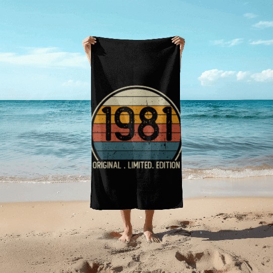 1981 Vintage 40th Birthday 40 Years Old Beach Towels
