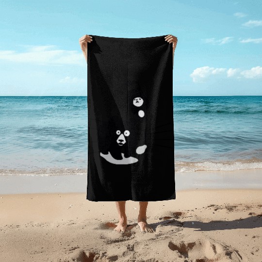 Panda vs Grizzly in wrestling ring. Kung fu Beach Towels