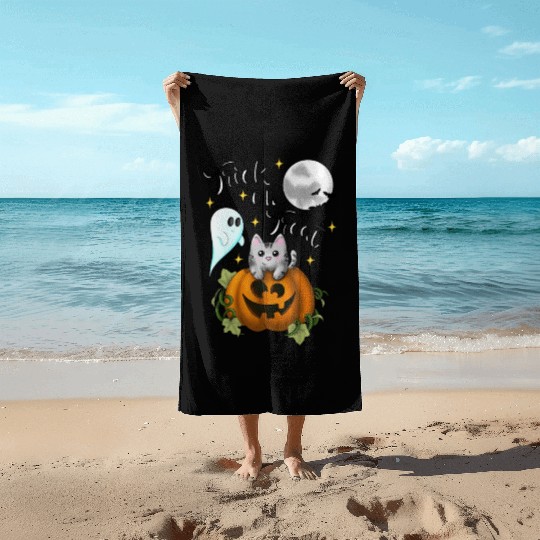 Pumpkin Cat - trick or treat Beach Towels