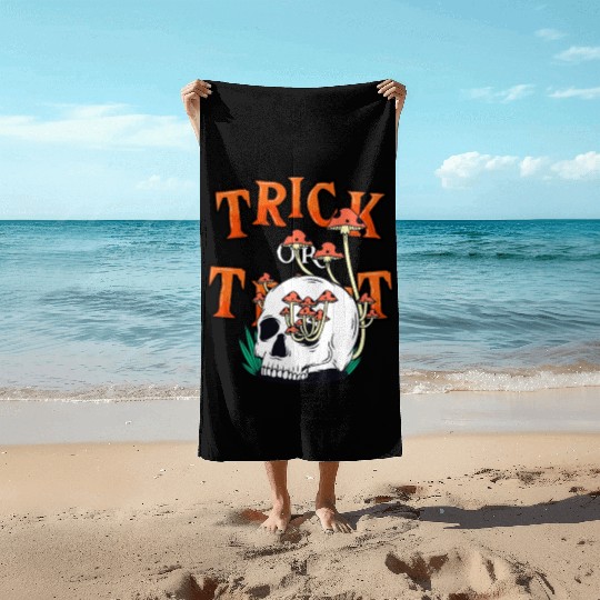 Trick or Treat People With Kindness Skeleton Hallo Beach Towels