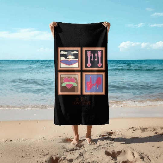 Narcissistic My God I Love It Beach Towels