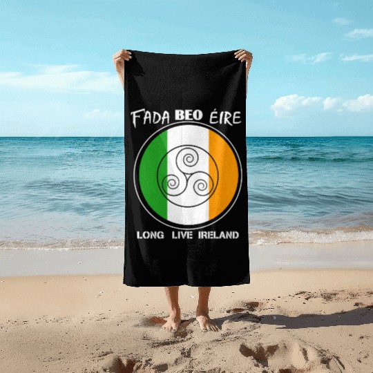 Fada Beo Éire , Long Live Ireland Beach Towels