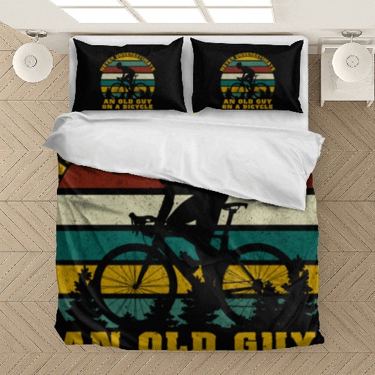 Never Underestimate An old Guy On A Bicycle Bedding Sets
