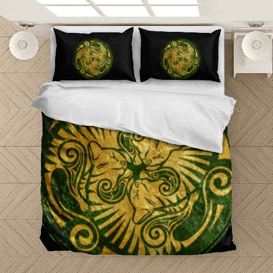 Sleeping kittens, gold on green Bedding Sets
