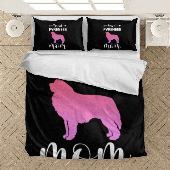 Great Pyrenees Mom Bedding Sets