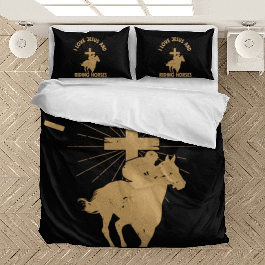 I Love Jesus And Riding Horses Horseback Riding Wo Bedding Sets