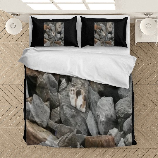 Camouflage Cat On Rocks Gifts for Animal Lovers Bedding Sets