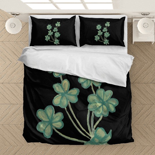 A collection of green watercolor clovers Bedding Sets