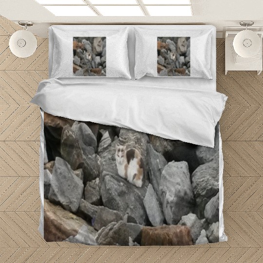 Camouflage Cat On Rocks Gifts for Animal Lovers Bedding Sets