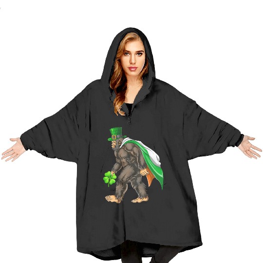 Vintage St Patricks Day Bigfoot Sasquatch Irish Blanket Hoodies