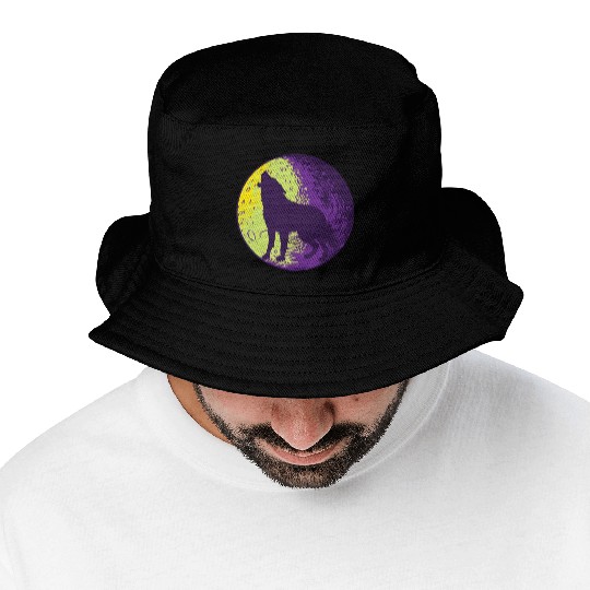 Howling wolf in the moon cool Bucket Hats