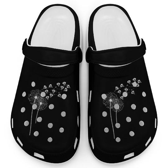 Paragliding pilots fly out of dandelion Clogs