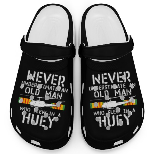 Sky Warriors: Huey Pilots of the Vietnam War Clogs