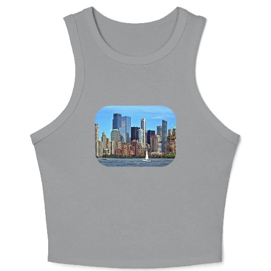 Manhattan NY – Sailboat By Manhattan Skyline Crop Tank Top