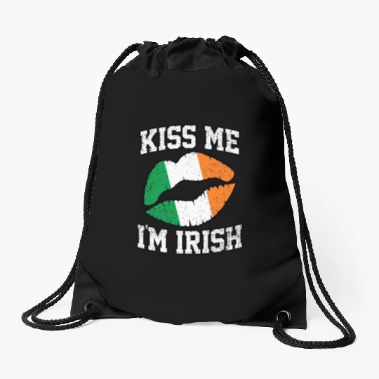 KISS ME IM IRISH ST PATRICKS DAY Drawstring Bags