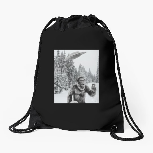 Bigfoot Selfie With Alien UFO Funny Sasquatch Drawstring Bags