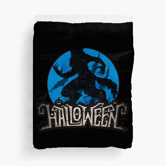 Werewolf howling at the moon Duvet Covers