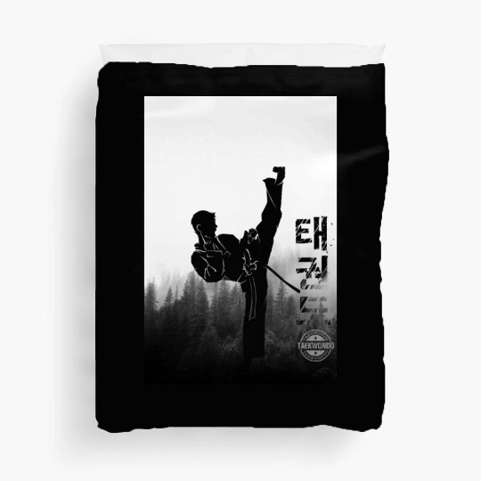 TAEKWONDO KOREAN HIGH KICK ON MOUNTAIN POSTER Duvet Covers