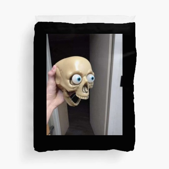 Surprised skull Duvet Covers
