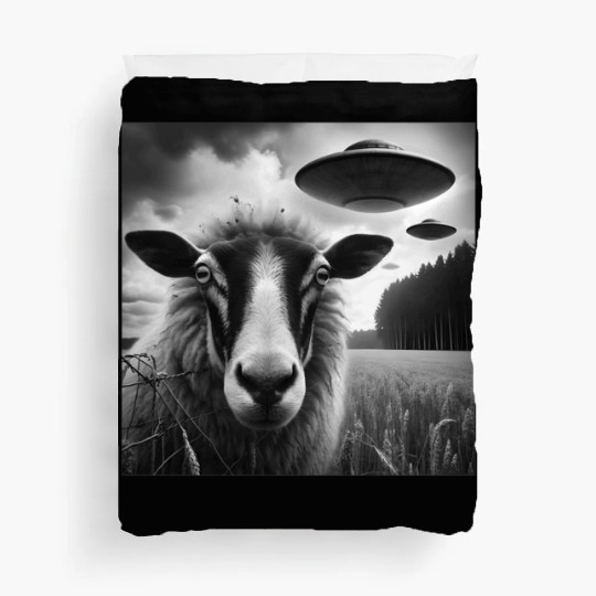 Sheep ram2, lamb Funny Graphic Selfie with UFOs We Duvet Covers