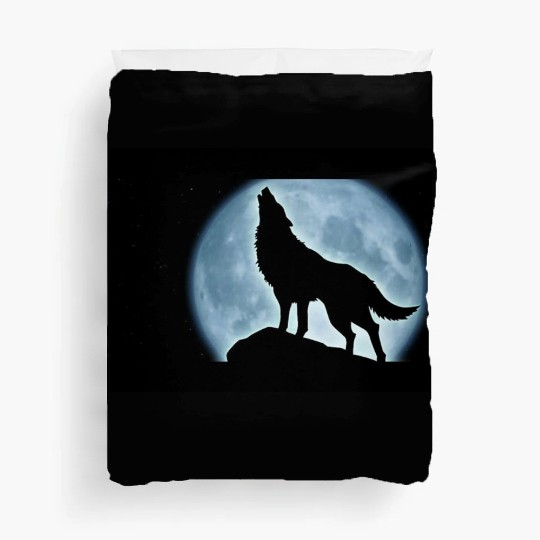 Wolf howling in the moonlight Duvet Covers