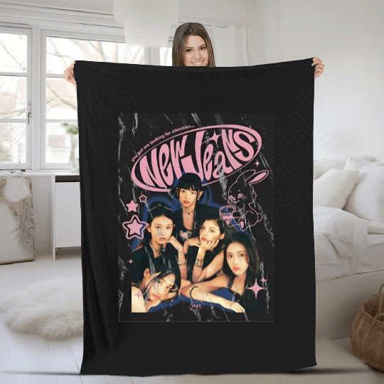 NewJeans Tokki Fleece Blankets, New Jeans Vintage 90s Fleece Blankets