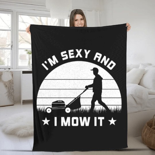 Sexy And I Mow It Vintage Lawn Mower Mowing Garden Fleece Blankets