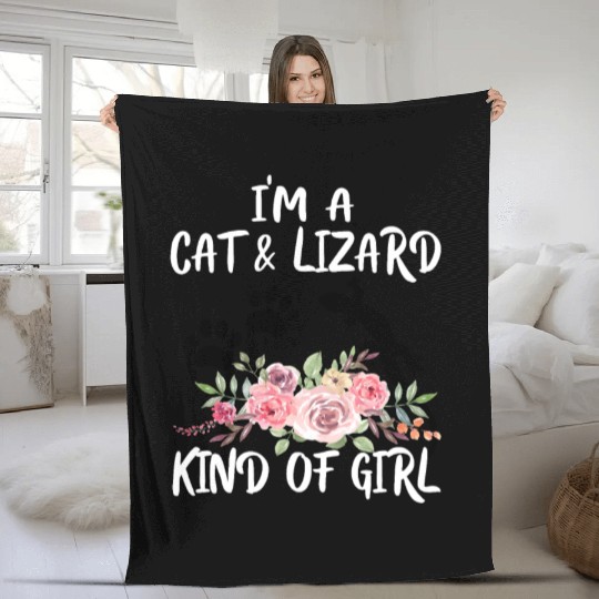 I Am Cat & Lizard Kind Of Girl Paws Fleece Blankets