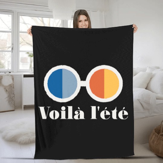 Voila l'ete - Here comes the summer (white) Fleece Blankets