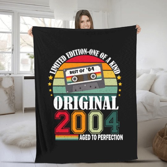 2004 Vintage Vintage Retro Birthday Gift Fleece Blankets