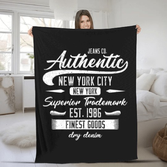 New York City Born In 1986 Vintage Birthday Fleece Blankets