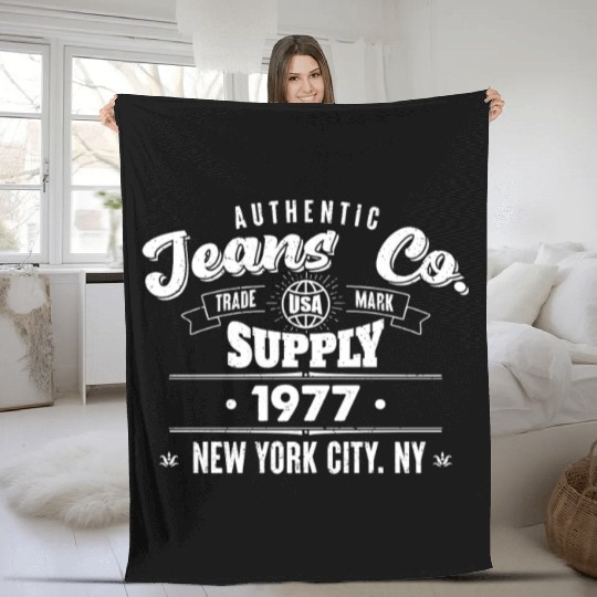 New York City Born In 1977 Vintage Birthday Fleece Blankets