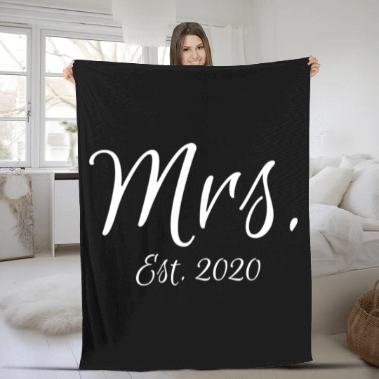 Matching Script Mr & Mrs Bridal Bride Mrs Est 2020 Fleece Blankets