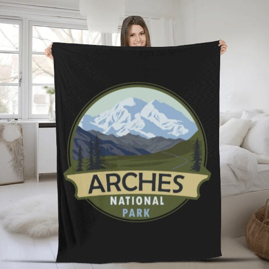 Cool Vintage Retro Arches National Park Mountain Fleece Blankets