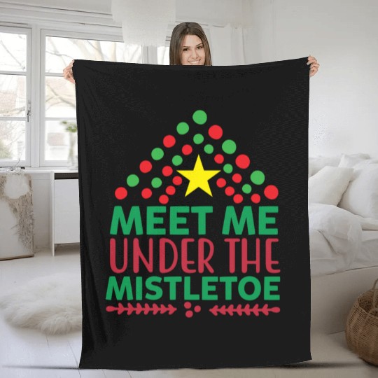 Meet me under the mistletoe Fleece Blankets