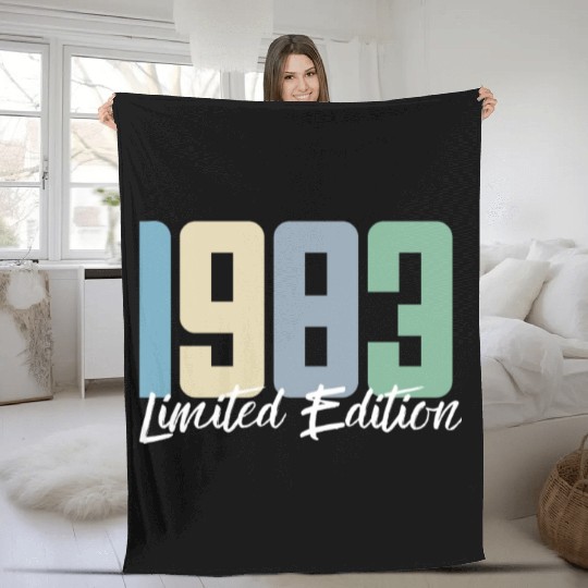 40 Years Vintage 1983 Retro 40th Birthday Fleece Blankets