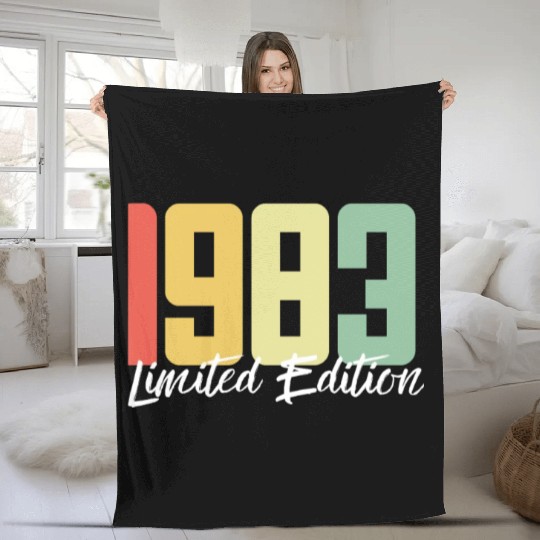 40 Years Vintage 1983 Retro 40th Birthday Fleece Blankets