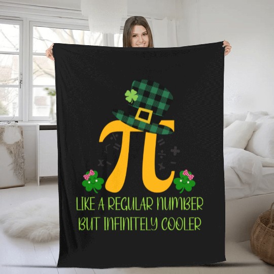 ST PATRICK PI DAY Fleece Blankets
