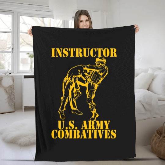 Army Combatives Knee Instructor Gold Fleece Blankets