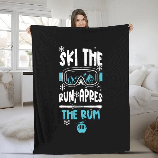 Ski the run, apres the rum Fleece Blankets