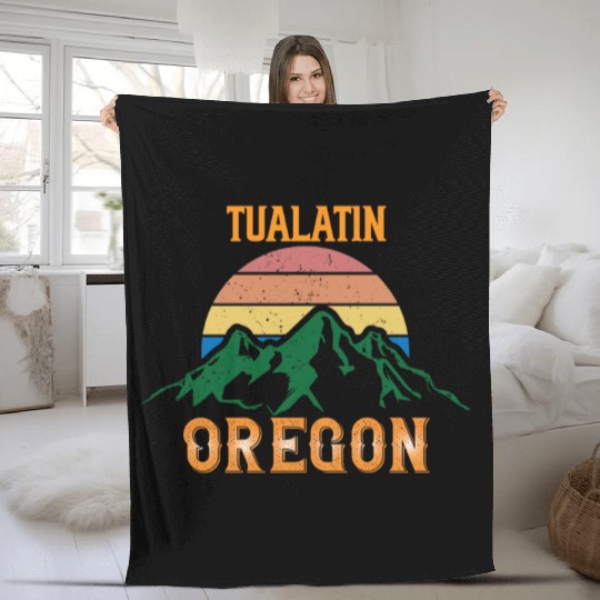 Tualatin Oregon Mountain Hiking Souvenir Fleece Blankets