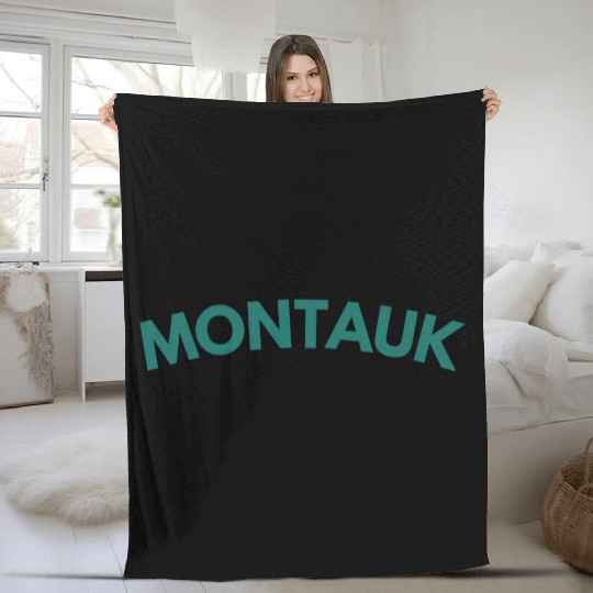 Montauk New York Vintage College Style (Green) Fleece Blankets